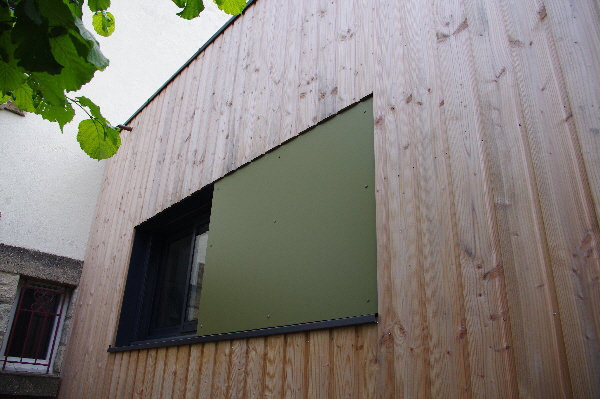 Ensemble bardages bois et résine Ensemble bardages bois et résine