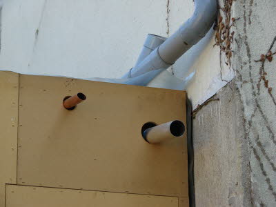 Passage pr�vu pour l'�vacuation des eaux pluviales en provenance de la toiture-terrasse