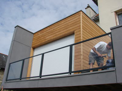 Pose du garde corps en m�tal + verre s�curit