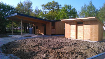 Le pr�au permet de s'abriter et regroupe des locaux dont WC